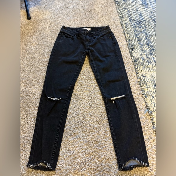 Free People Distressed Black Skinny Jeans - Picture 2 of 9